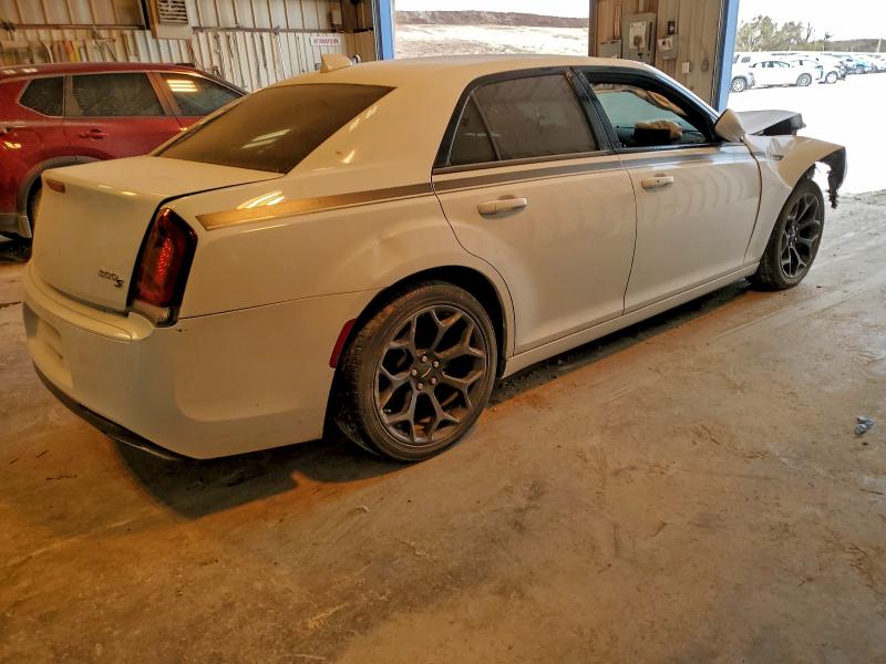 Photo 3 from auction – 2019 CHRYSLER 300 S with VIN 2C3CCABG9KH609837