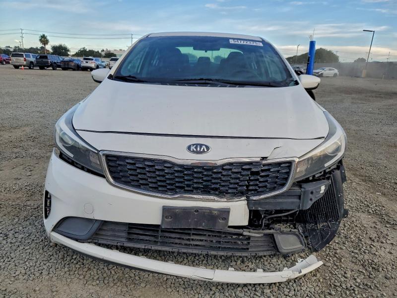 Photo 5 from auction – 2017 KIA FORTE LX with VIN 3KPFK4A73HE084048