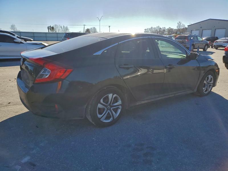 Photo 3 from auction – 2017 HONDA CIVIC LX with VIN 2HGFC2F50HH552655