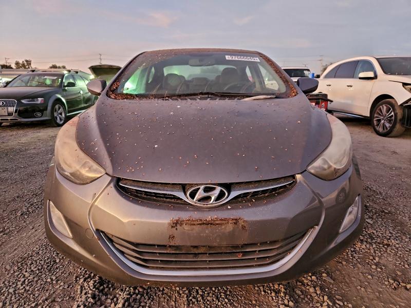 Photo 5 from auction – 2013 HYUNDAI ELANTRA with VIN 5NPDH4AE0DH269488
