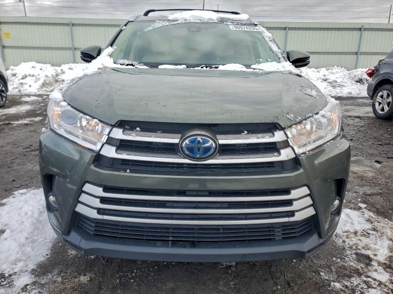 Photo 5 from auction – 2017 TOYOTA HIGHLANDER with VIN 5TDJGRFH4HS029799