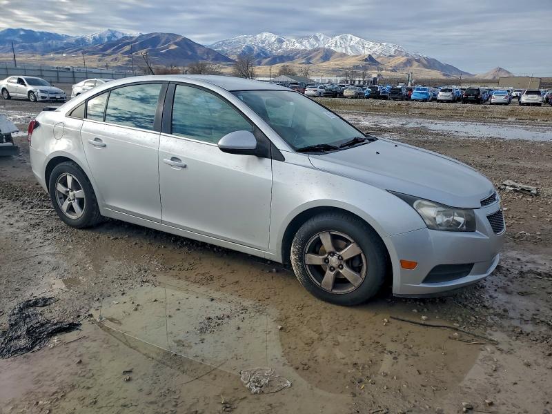 Photo 4 from auction – 2014 CHEVROLET CRUZE with VIN 1G1PC5SB8E7119603