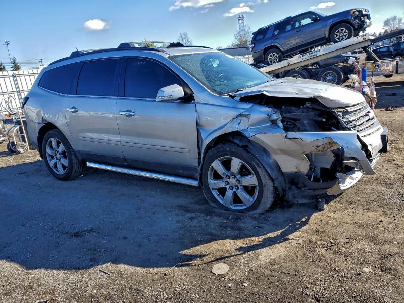 Photo 4 from auction – 2017 CHEVROLET TRAVERSE with VIN 1GNKRGKD8HJ334393