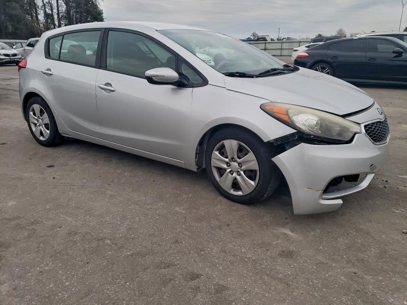 Photo 4 from auction – 2016 KIA FORTE with VIN KNAFK5A88G5527204