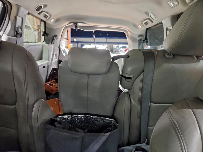 Photo 10 from auction – 2016 TOYOTA SIENNA with VIN 5TDYK3DC1GS702886