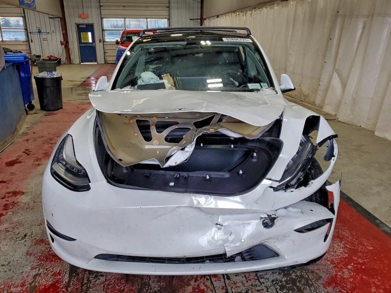 Photo 5 from auction – 2020 TESLA MODEL Y with VIN 5YJYGDEE2LF044419