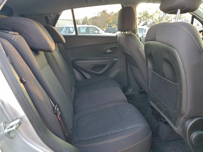Photo 11 from auction – 2020 CHEVROLET TRAX LS with VIN 3GNCJKSB1LL116259