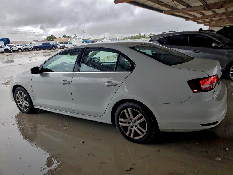 Photo 2 from auction – 2017 VOLKSWAGEN JETTA S with VIN 3VW2B7AJ2HM340971