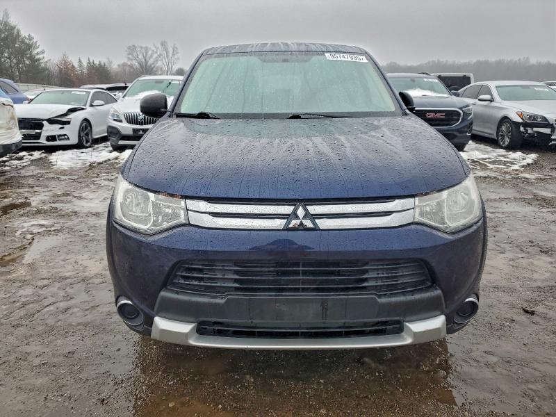 Photo 5 from auction – 2015 MITSUBISHI OUTLANDER with VIN JA4AD2A32FZ002084