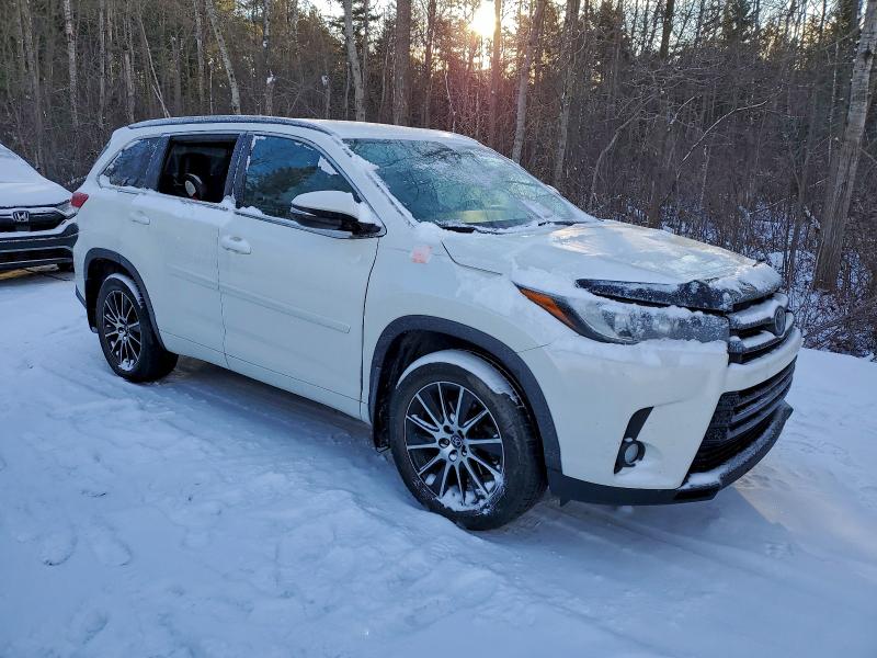 Photo 4 from auction – 2018 TOYOTA HIGHLANDER with VIN 5TDJZRFH8JS536284