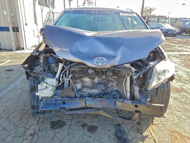 Photo 5 from auction – 2014 TOYOTA SIENNA LE with VIN 5TDKK3DC5ES518912