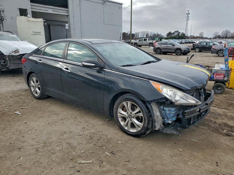 Photo 4 from auction – 2013 HYUNDAI SONATA SE with VIN 5NPEC4AC8DH736366