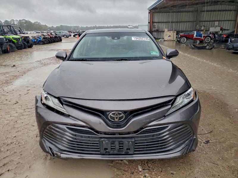 Photo 5 from auction – 2018 TOYOTA CAMRY L with VIN 4T1B11HK3JU040256