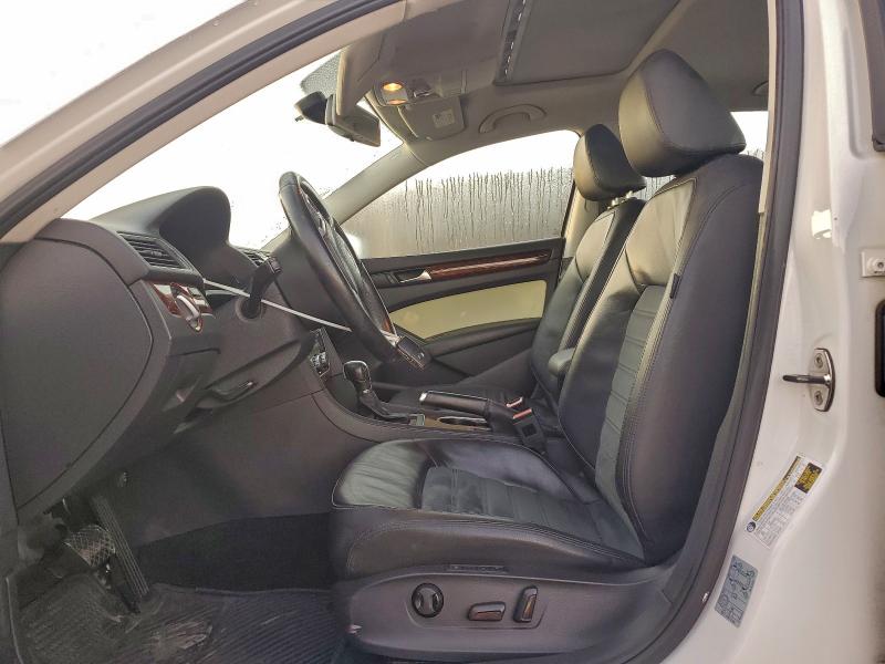 Photo 7 from auction – 2013 VOLKSWAGEN PASSAT SEL with VIN 1VWCH7A34DC030496