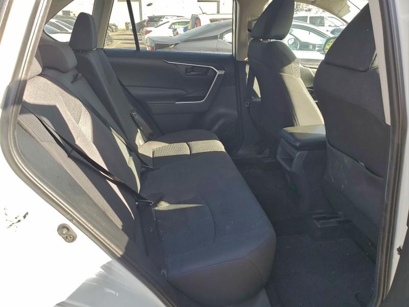 Photo 10 from auction – 2019 TOYOTA RAV4 LE with VIN 2T3H1RFV8KC019063