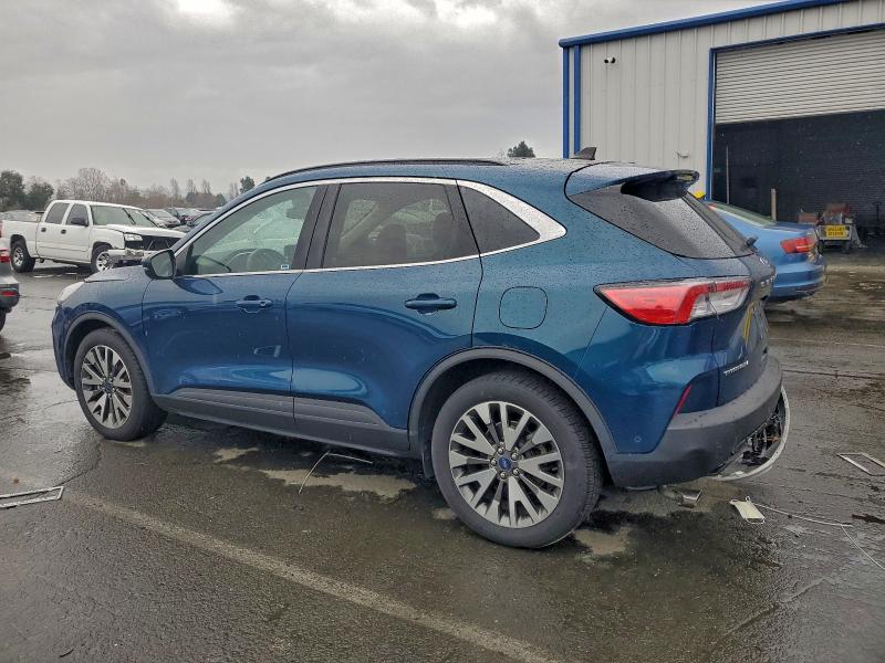 Photo 2 from auction – 2020 FORD ESCAPE TIT with VIN 1FMCU0DZ3LUB06381