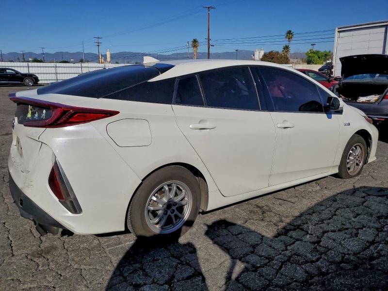 Photo 3 from auction – 2018 TOYOTA PRIUS PRIM with VIN JTDKARFP7J3103673