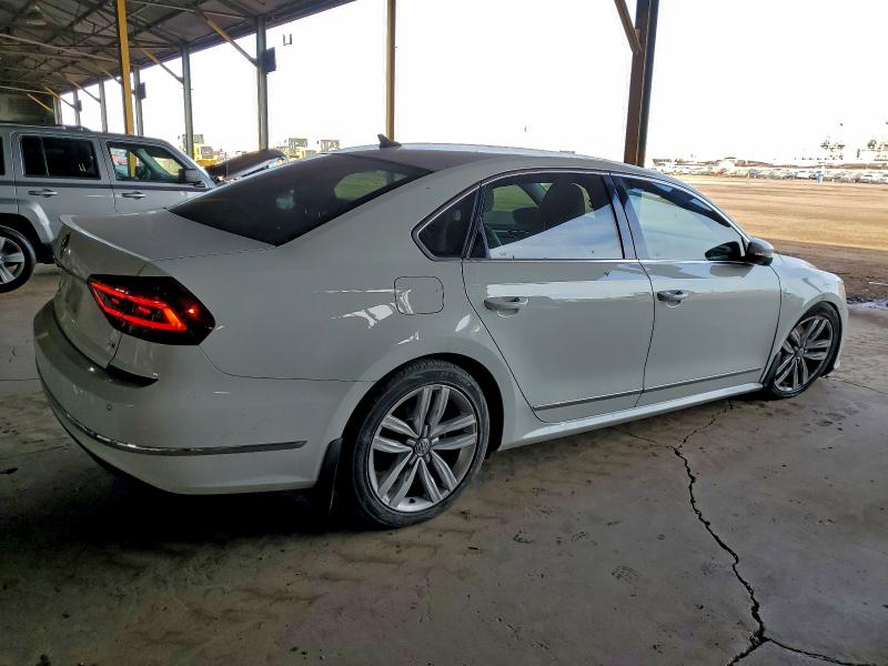 Photo 3 from auction – 2017 VOLKSWAGEN PASSAT SE with VIN 1VWGT7A35HC061908