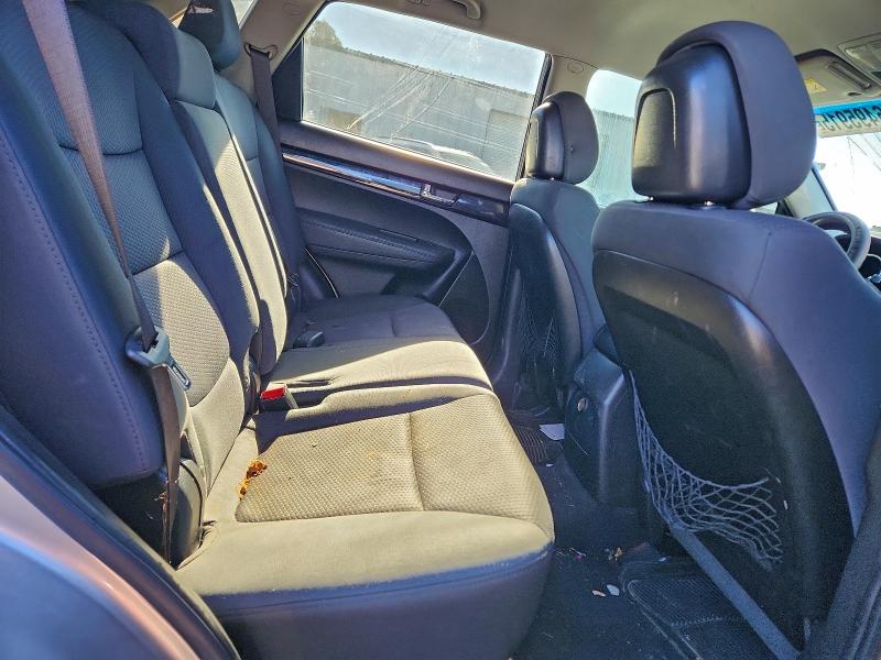 Photo 10 from auction – 2013 KIA SORENTO with VIN 5XYKT3A67DG320243