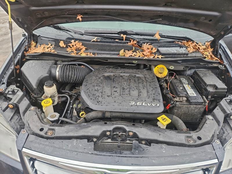Photo 12 from auction – 2014 CHRYSLER TOWN & COU with VIN 2C4RC1CG3ER199846