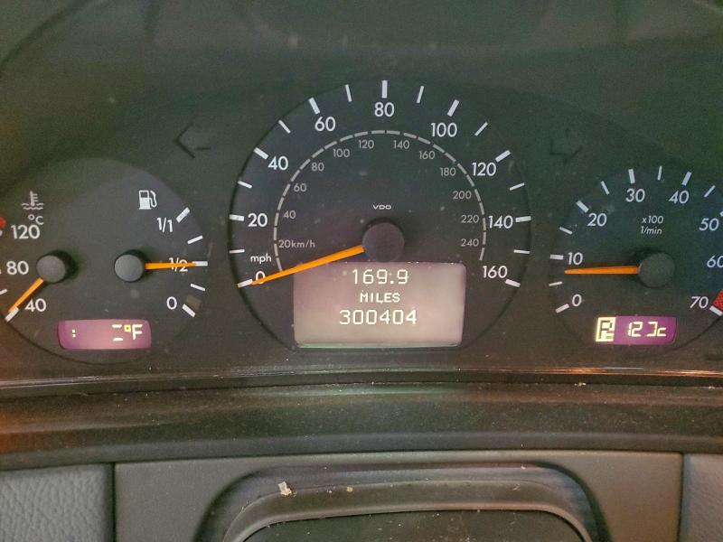 Photo 9 from auction – 2002 MERCEDES-BENZ E320 with VIN WDBJF65J82B398510