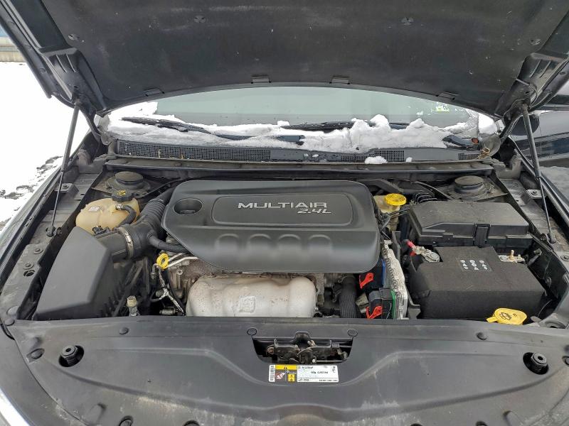 Photo 11 from auction – 2016 CHRYSLER 200 LIMITE with VIN 1C3CCCAB0GN130285