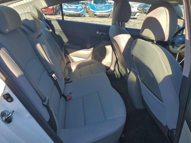 Photo 10 from auction – 2016 KIA FORTE LX with VIN KNAFX4A69G5498547