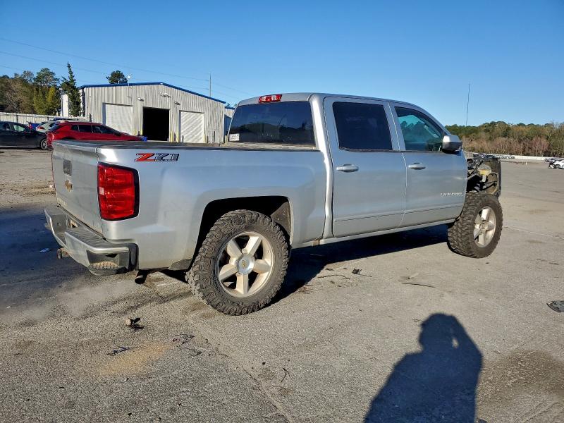 Photo 3 from auction – 2018 CHEVROLET SILVERADO with VIN 3GCUKREC1JG552252