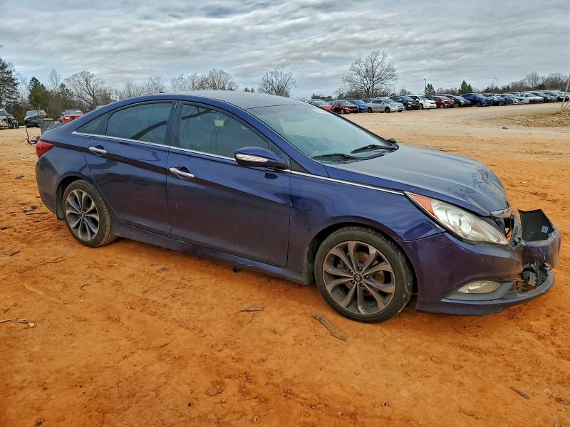 Photo 4 from auction – 2014 HYUNDAI SONATA SE with VIN 5NPEC4AC3EH818586