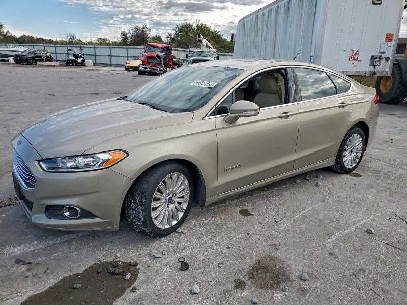 FORD FUSION SE 2015 with VIN 3FA6P0LU1FR204275 - Photo from auction