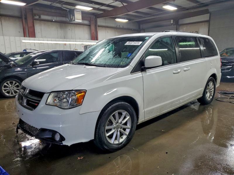 DODGE GRAND CARA 2018 with VIN 2C4RDGCG5JR253545 - Photo from auction