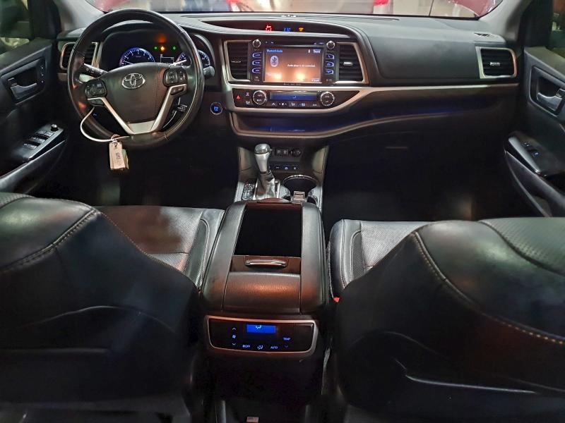 Photo 8 from auction – 2017 TOYOTA HIGHLANDER with VIN 5TDDZRFH6HS469904