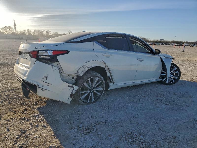 Photo 3 from auction – 2020 NISSAN ALTIMA SR with VIN 1N4BL4CV5LC239342