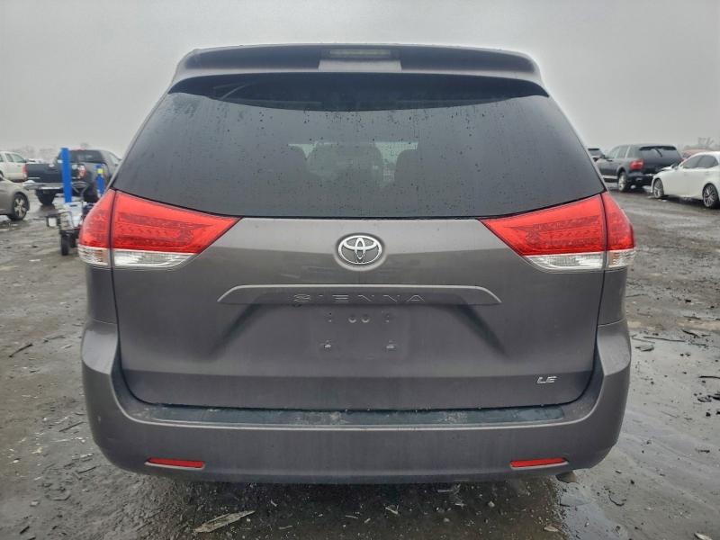 Photo 6 from auction – 2013 TOYOTA SIENNA LE with VIN 5TDKK3DC1DS375939
