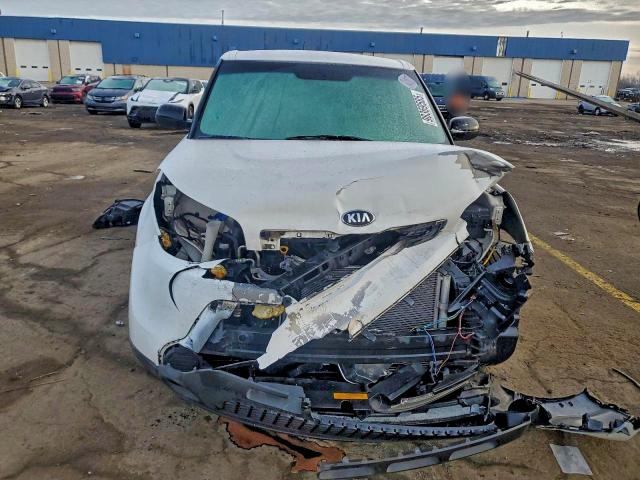 Photo 5 from auction – 2014 KIA SOUL with VIN KNDJN2A29E7085436