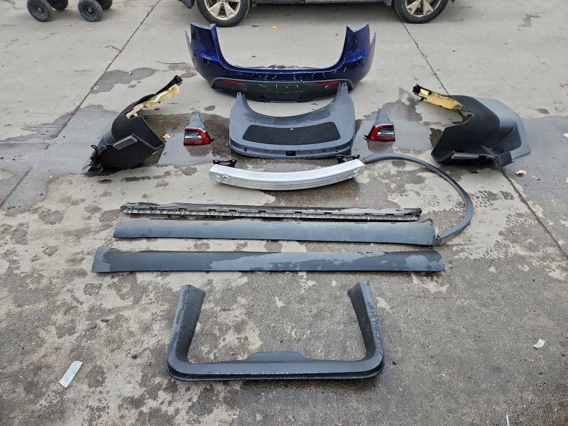 Photo 13 from auction – 2021 TESLA MODEL Y with VIN 5YJYGDEF0MF212018