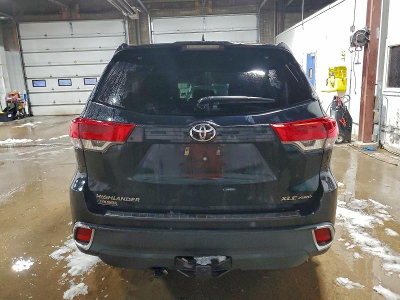 Photo 6 from auction – 2017 TOYOTA HIGHLANDER with VIN 5TDJZRFH9HS386292