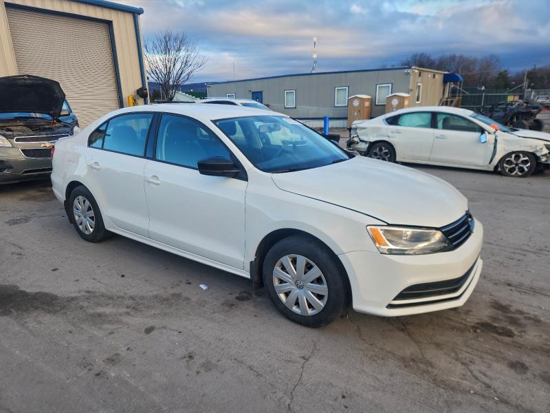 Photo 4 from auction – 2015 VOLKSWAGEN JETTA BASE with VIN 3VW1K7AJ3FM343550