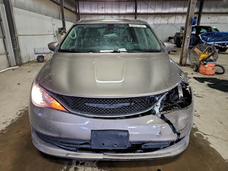 Photo 5 from auction – 2017 CHRYSLER PACIFICA T with VIN 2C4RC1DG2HR833232