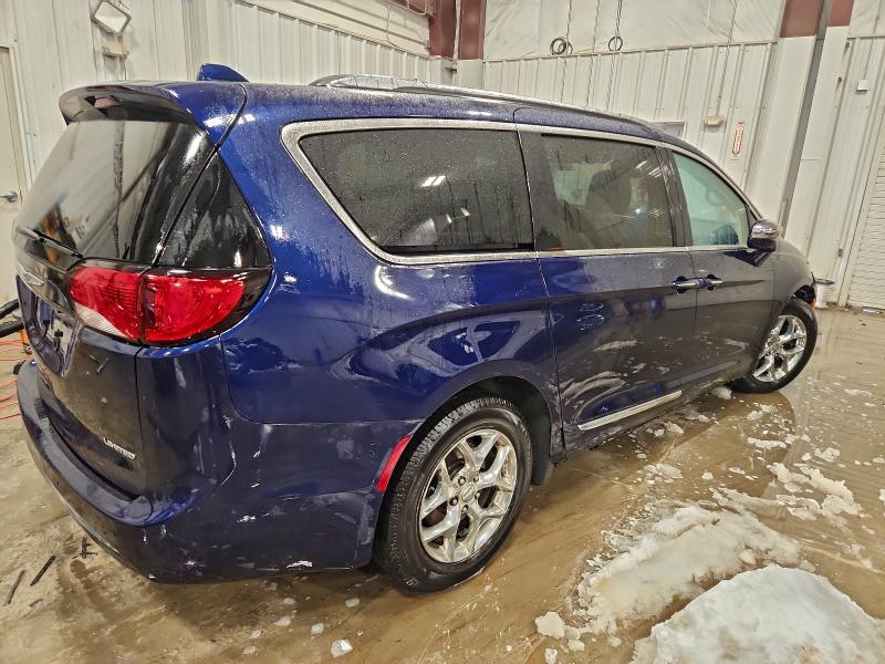 Photo 3 from auction – 2017 CHRYSLER PACIFICA L with VIN 2C4RC1GG4HR748128