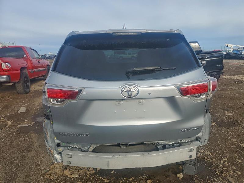Фото 6 с аукциона – 2015 TOYOTA HIGHLANDER с VIN 5TDJKRFH0FS091535