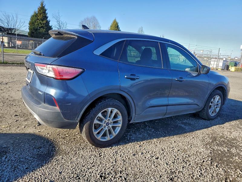 Photo 3 from auction – 2020 FORD ESCAPE SE with VIN 1FMCU9G67LUB71241