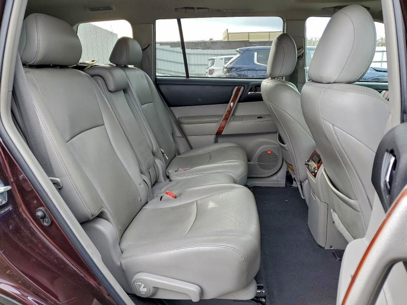 Photo 11 from auction – 2011 TOYOTA HIGHLANDER with VIN 5TDDK3EH6BS091027