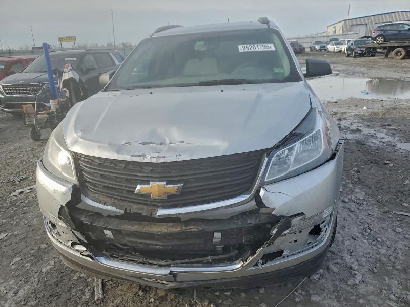 Photo 5 from auction – 2017 CHEVROLET TRAVERSE L with VIN 1GNKRFKD8HJ325025