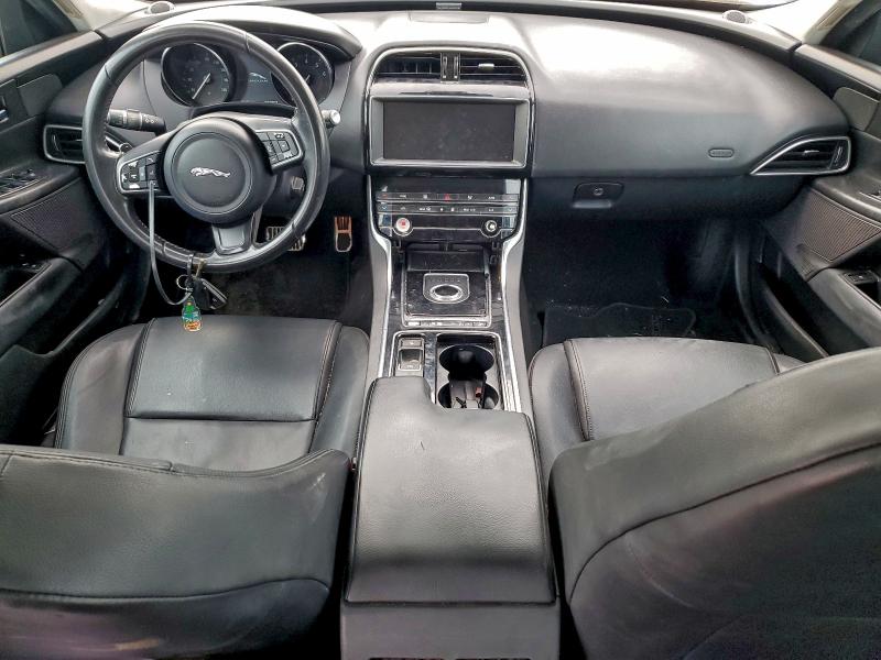 Photo 8 from auction – 2019 JAGUAR XE with VIN SAJAS4FX2KCP52487