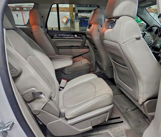 Photo 11 from auction – 2017 BUICK ENCLAVE with VIN 5GAKRBKD0HJ346454