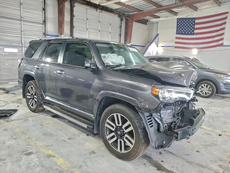 Photo 4 from auction – 2018 TOYOTA 4RUNNER SR with VIN JTEBU5JR6J5482917