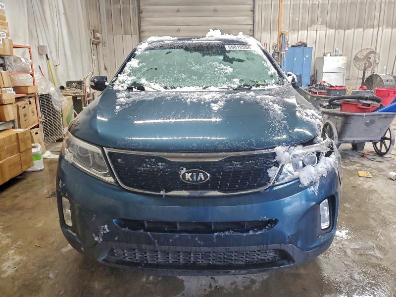 Photo 5 from auction – 2014 KIA SORENTO LX with VIN 5XYKT4A60EG432292