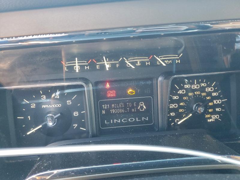 Фото 9 с аукциона – 2012 LINCOLN NAVIGATOR с VIN 5LMJJ2H51CEL05262
