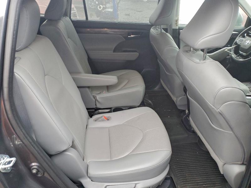 Photo 11 from auction – 2021 TOYOTA HIGHLANDER with VIN 5TDXBRCH7MS520729